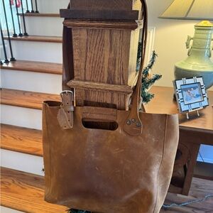 Elegant Brown Leather Messenger Bag